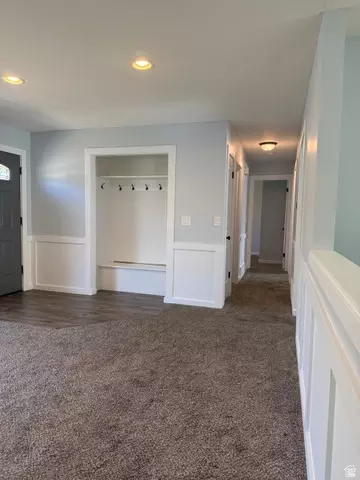 Entry Way - 9892 S Roseboro Rd E, Sandy, UT 84092 photo 4 of 10