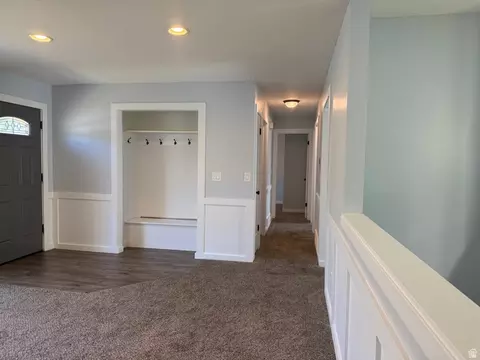 Entry Way - 9892 S Roseboro Rd E, Sandy, UT 84092 photo 3 of 10