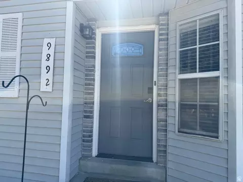 Entry Way - 9892 S Roseboro Rd E, Sandy, UT 84092 photo 1 of 10