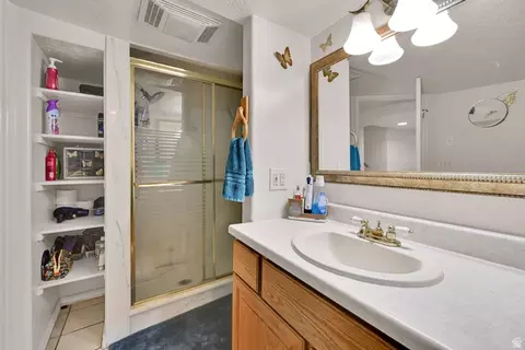 Bath - 751 N Robins Ave E, Ogden, UT 84404 photo 2 of 2