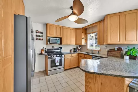 Kitchen - 751 N Robins Ave E, Ogden, UT 84404 photo 2 of 2