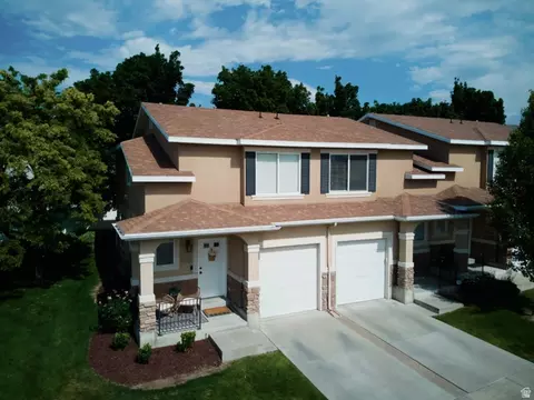 9457 S Hidden Point Dr W, Sandy, UT 84070
