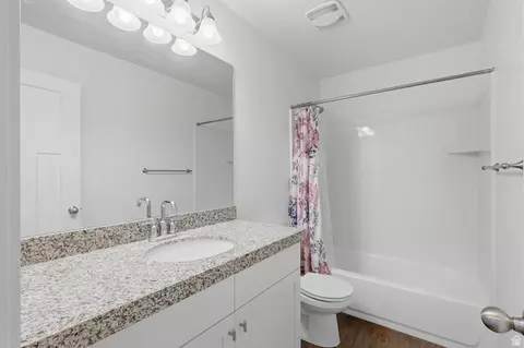 Bath - 7077 N Spring Hill Ln, Eagle Mountain, UT 84005 photo 4 of 4