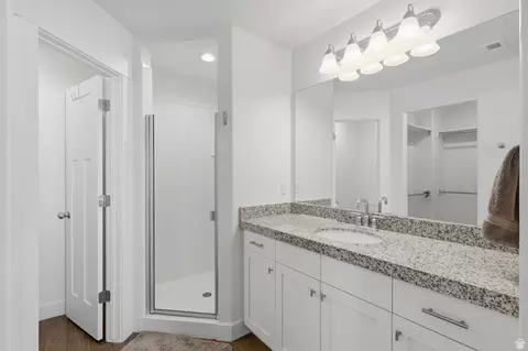 Bath - 7077 N Spring Hill Ln, Eagle Mountain, UT 84005 photo 1 of 4