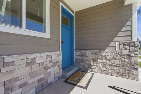Exterior - 7077 N Spring Hill Ln, Eagle Mountain, UT 84005 photo 2 of 4