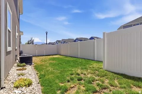 Exterior - 7077 N Spring Hill Ln, Eagle Mountain, UT 84005 photo 4 of 4