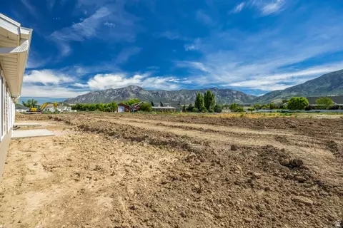 Exterior - 1046 N Summit View Dr W, Harrisville, UT 84404 photo 3 of 4