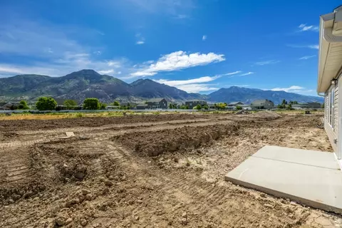 Exterior - 1046 N Summit View Dr W, Harrisville, UT 84404 photo 2 of 4