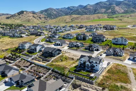93 S 950 E #18, Hyde Park, UT 84318 photo 4