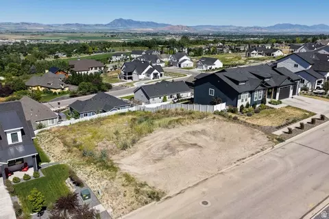93 S 950 E #18, Hyde Park, UT 84318 photo 7