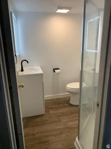 Bath - 804 W 4050 S, Bountiful, UT 84010 photo 5 of 6