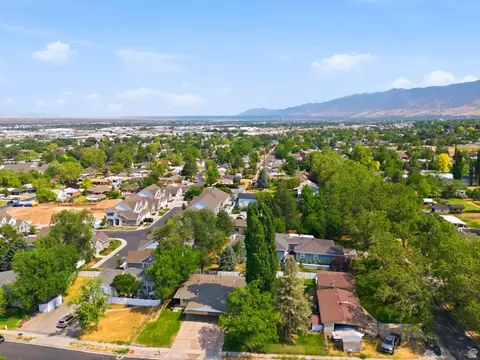 View/Area - 804 W 4050 S, Bountiful, UT 84010 photo 2 of 4