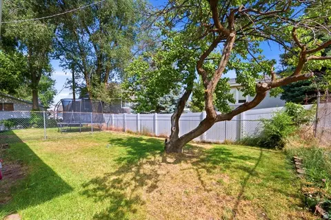 Exterior - 804 W 4050 S, Bountiful, UT 84010 photo 2 of 7