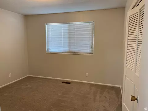 Bedroom - 804 W 4050 S, Bountiful, UT 84010 photo 6 of 7