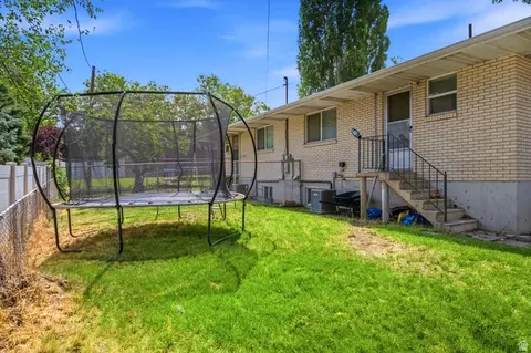Exterior - 804 W 4050 S, Bountiful, UT 84010 photo 5 of 7