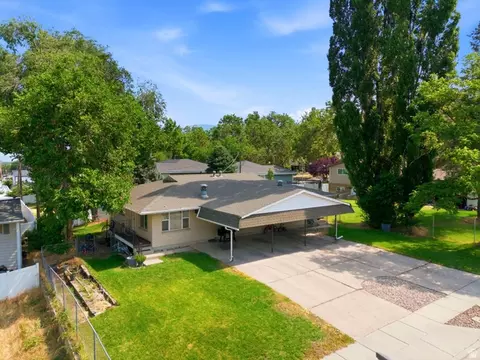 Exterior - 804 W 4050 S, Bountiful, UT 84010 photo 1 of 7