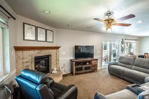 Living - 365 E 290 N, Orem, UT 84057 photo 2 of 3