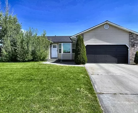 5586 W 10130 N, Highland, UT 84003