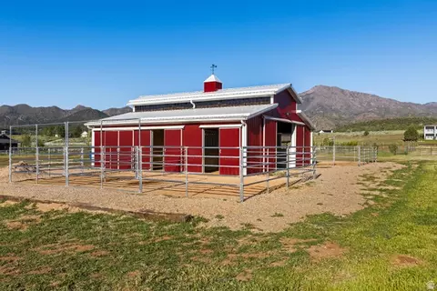 2025 S 2500 E, New Harmony, UT 84757 photo 5