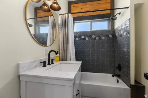 2025 S 2500 E, New Harmony, UT 84757 photo 33