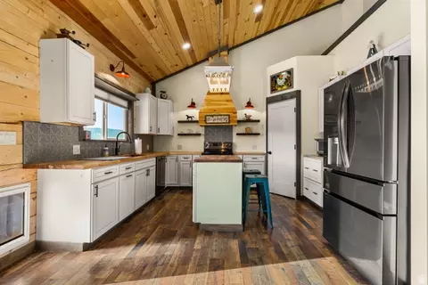 2025 S 2500 E, New Harmony, UT 84757 photo 8