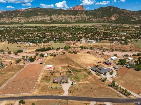 2025 S 2500 E, New Harmony, UT 84757 photo 3