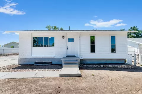 5722 S Gandalf Dr, Taylorsville, UT 84129