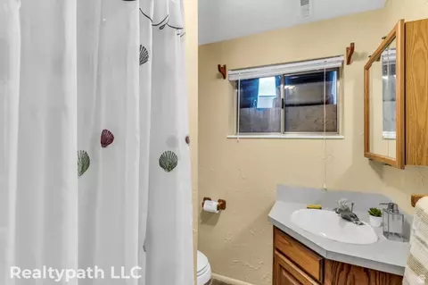 Bath - 475 S 300 E, Payson, UT 84651 photo 3 of 4