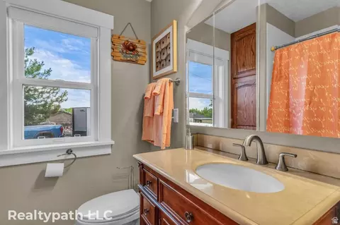 Bath - 475 S 300 E, Payson, UT 84651 photo 4 of 4