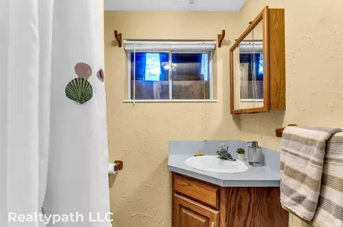 Bath - 475 S 300 E, Payson, UT 84651 photo 2 of 4