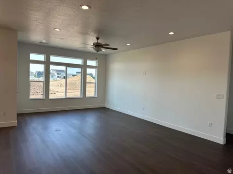 Living - 143 N 1275 W #113, Layton, UT 84041 photo 1 of 1