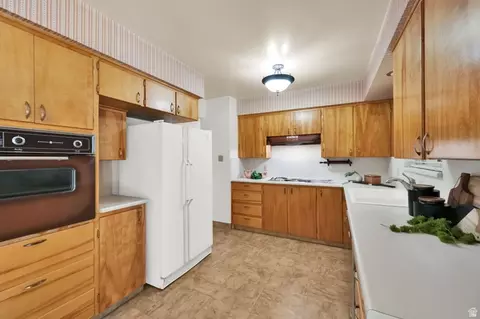 Kitchen - 1783 S 500 E, Bountiful, UT 84010 photo 1 of 2