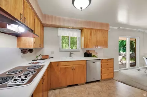 Kitchen - 1783 S 500 E, Bountiful, UT 84010 photo 2 of 2