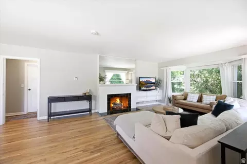 Living - 5 W 1000 S, Bountiful, UT 84010 photo 1 of 2