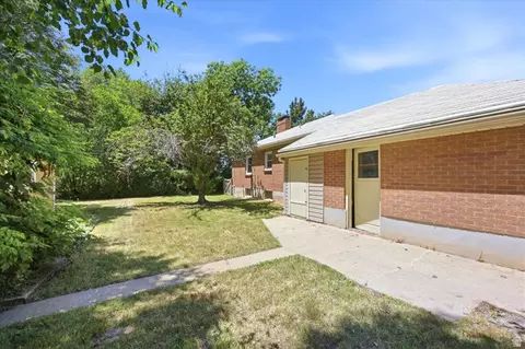 Exterior - 5 W 1000 S, Bountiful, UT 84010 photo 4 of 5