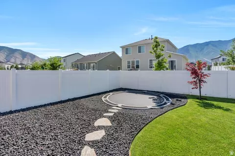 Exterior - 252 N Sunrise Ranch Dr, Mapleton, UT 84664 photo 8 of 11
