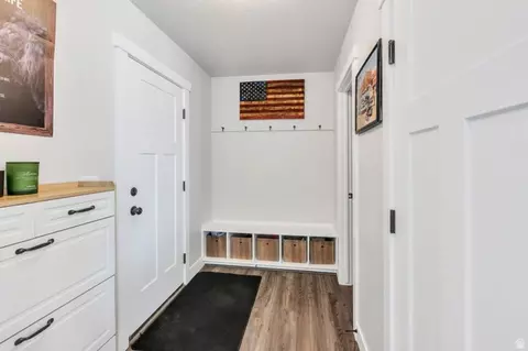 Entry Way - 252 N Sunrise Ranch Dr, Mapleton, UT 84664 photo 5 of 5