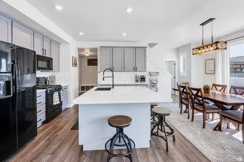 Kitchen - 252 N Sunrise Ranch Dr, Mapleton, UT 84664 photo 1 of 5