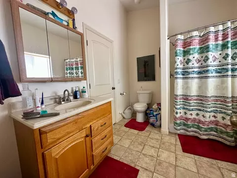Bath - 6470 S 5500 E, Vernal, UT 84078 photo 2 of 2