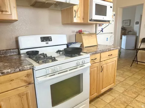 Kitchen - 6470 S 5500 E, Vernal, UT 84078 photo 2 of 2