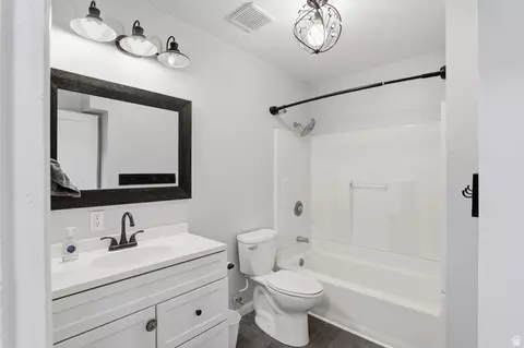 Bath - 267 E 300 N, Ephraim, UT 84627 photo 1 of 3
