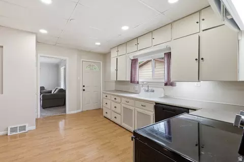 Kitchen - 267 E 300 N, Ephraim, UT 84627 photo 3 of 3