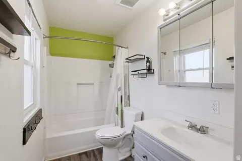 Bath - 267 E 300 N, Ephraim, UT 84627 photo 2 of 3