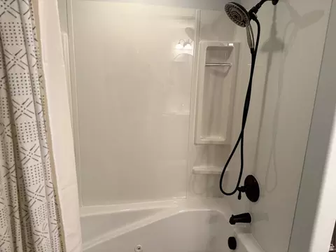 Bath - 10975 E 17050 N, Mount Pleasant, UT 84647 photo 3 of 3