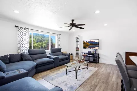 462 W 2225 S, Clearfield, UT 84015 photo 3