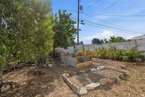 Exterior - 6131 S Cedar St, Murray, UT 84107 photo 7 of 9