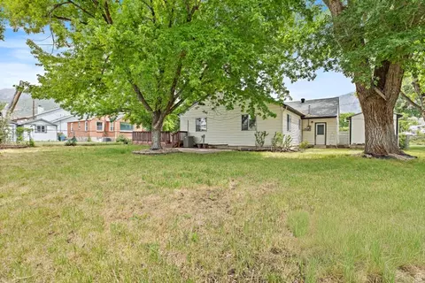 1055 N 200 E, Orem, UT 84057 photo 32