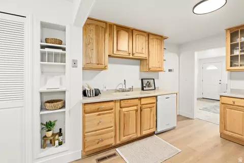 1055 N 200 E, Orem, UT 84057 photo 11