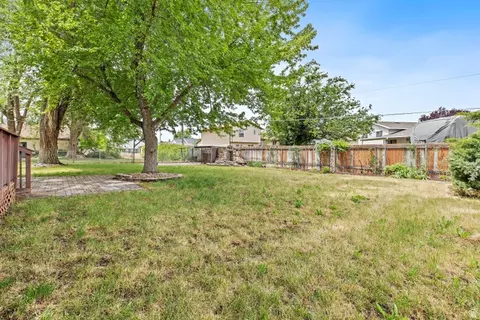 1055 N 200 E, Orem, UT 84057 photo 30