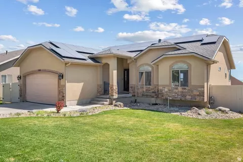 1396 S Lukas Ln, Saratoga Springs, UT 84045